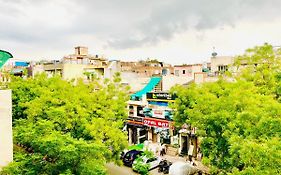 Qotel Hotel Rajouri Garden I Near Metro I Spacious Rooms I Friendly Staff I Most Preferred Hotel In Rajouri